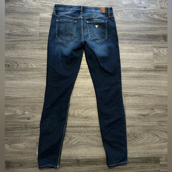 Size 27 Guess Jeans (Power Skinny Low Rise) excellent condition - Picture 2 of 4
